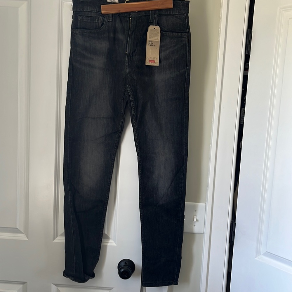 Levis Slim Taper Jeans